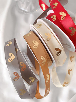 16mm Heart Pattern Gold Foil Printed Ribbon Untuk Pengemasan Hadiah Dan Dekorasi