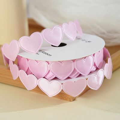 1.5cm*9m 2.5cm*9m Heart Shape Valentine's Day Polyester Gift Ribbon Untuk Kemasan Hadiah Mewah