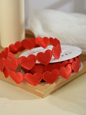 1.5cm*9m 2.5cm*9m Heart Shape Valentine's Day Polyester Gift Ribbon Untuk Kemasan Hadiah Mewah